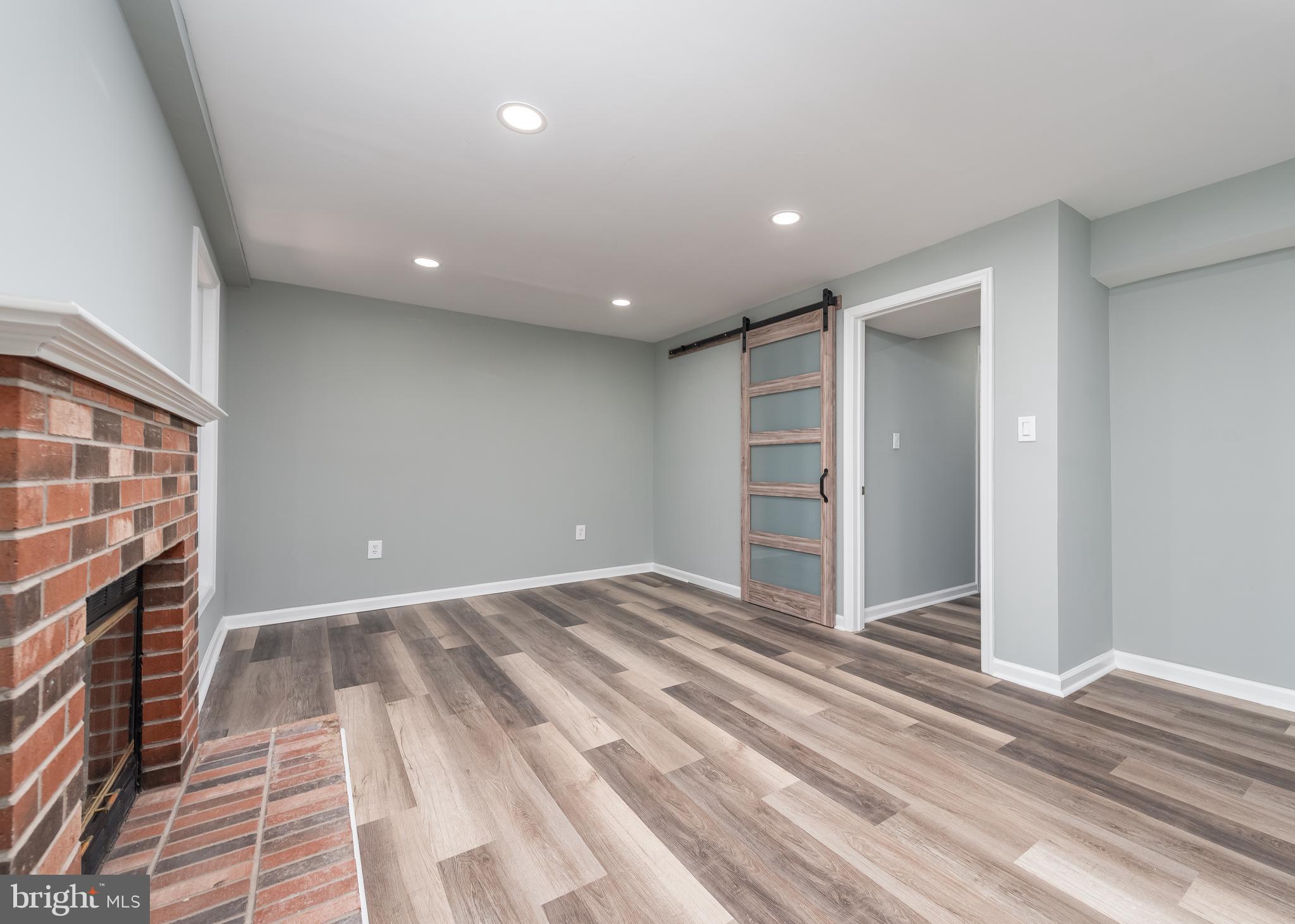 21 HIDDENCREEK COURT