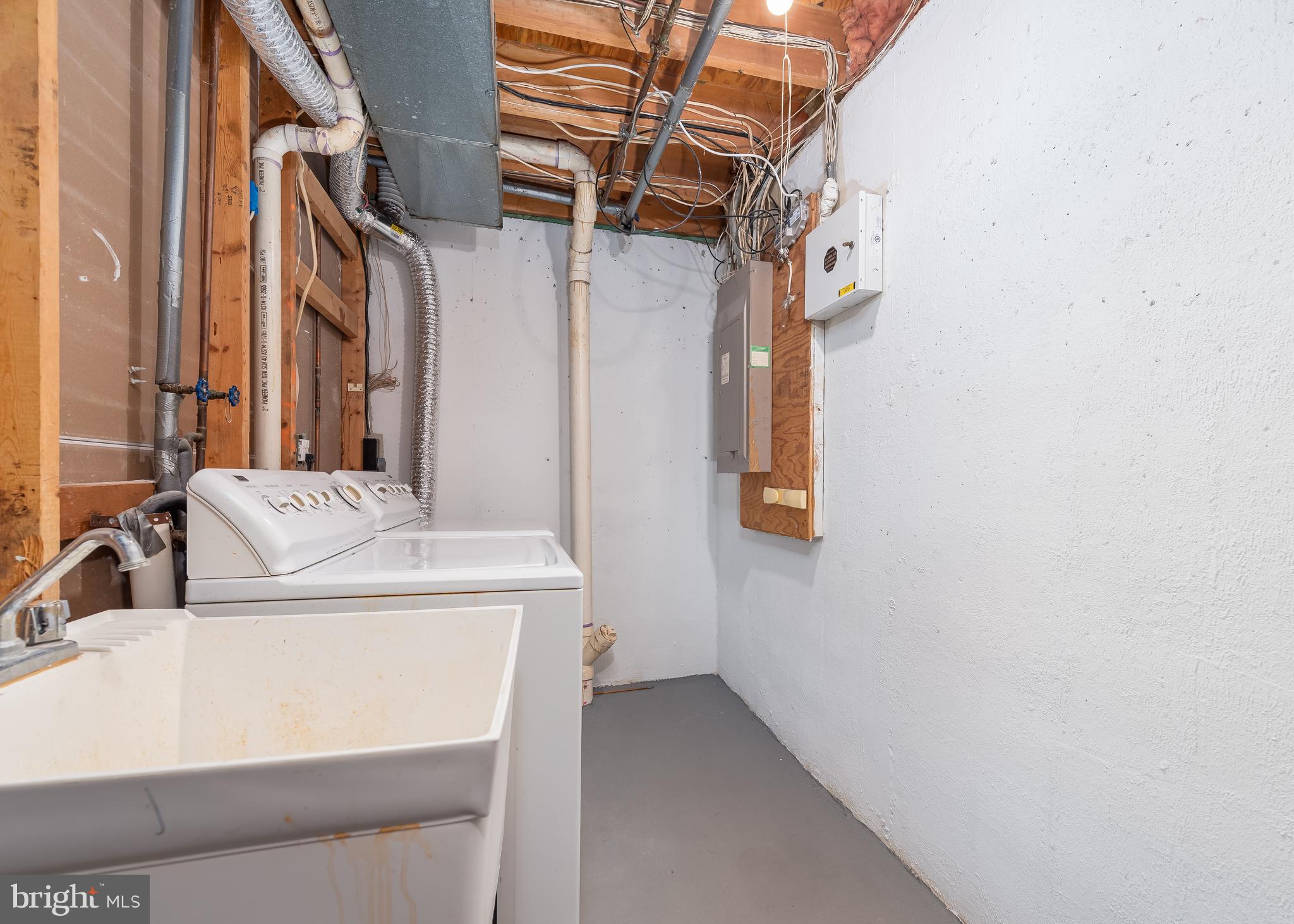 21 HIDDENCREEK COURT