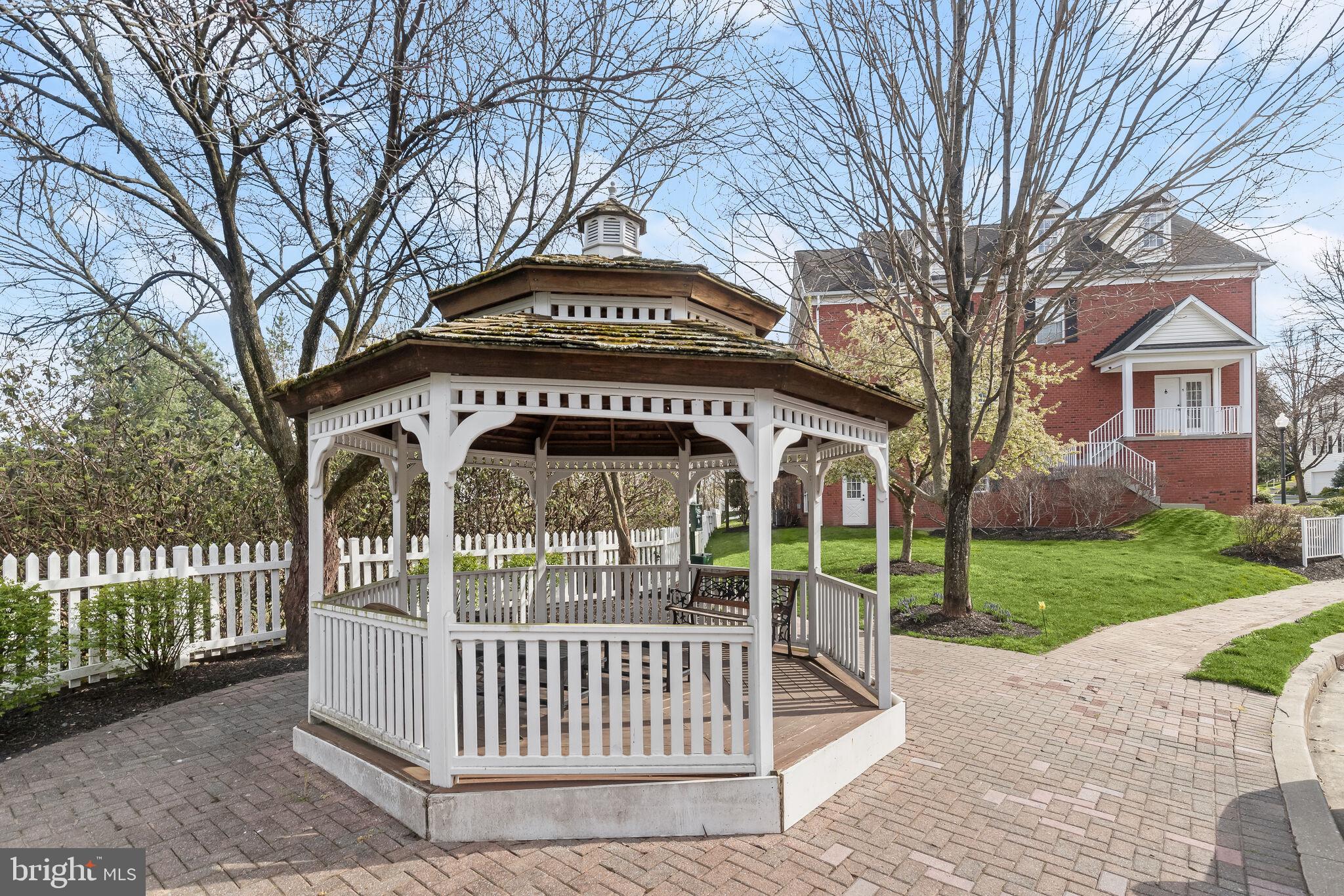 1 Johnsborough Ct #43