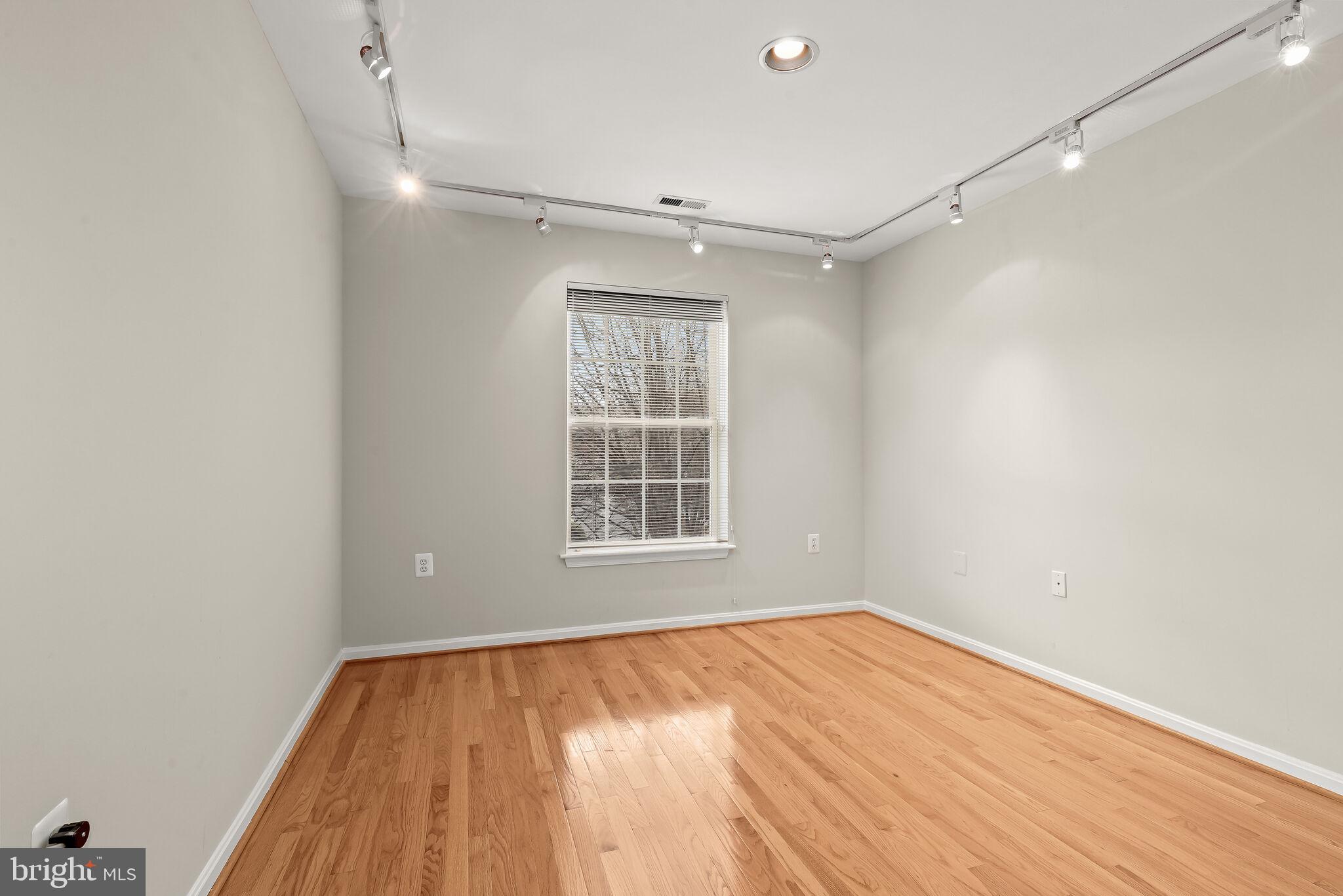 1 Johnsborough Ct #43