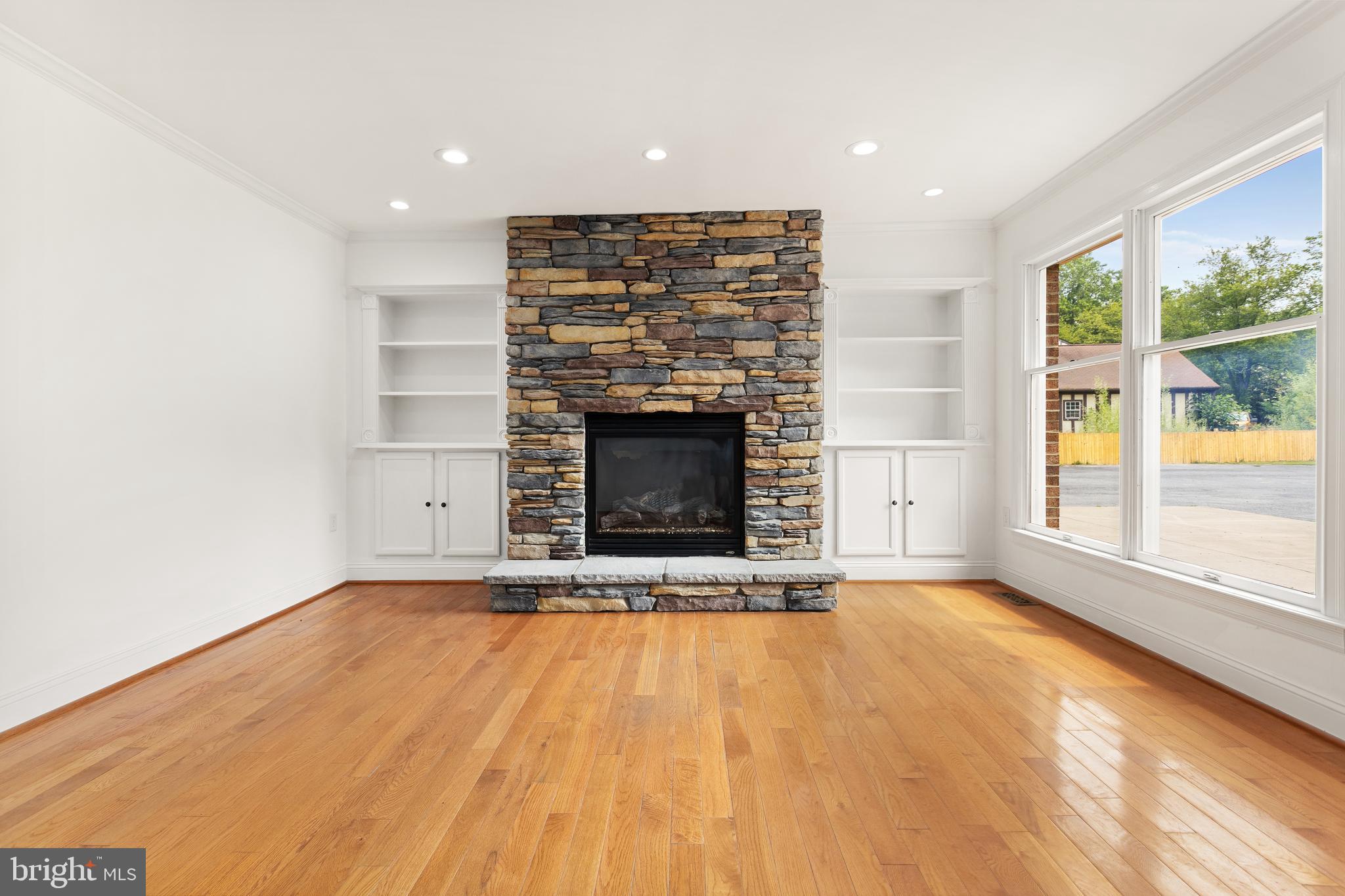 5551 WELLS COVE DRIVE