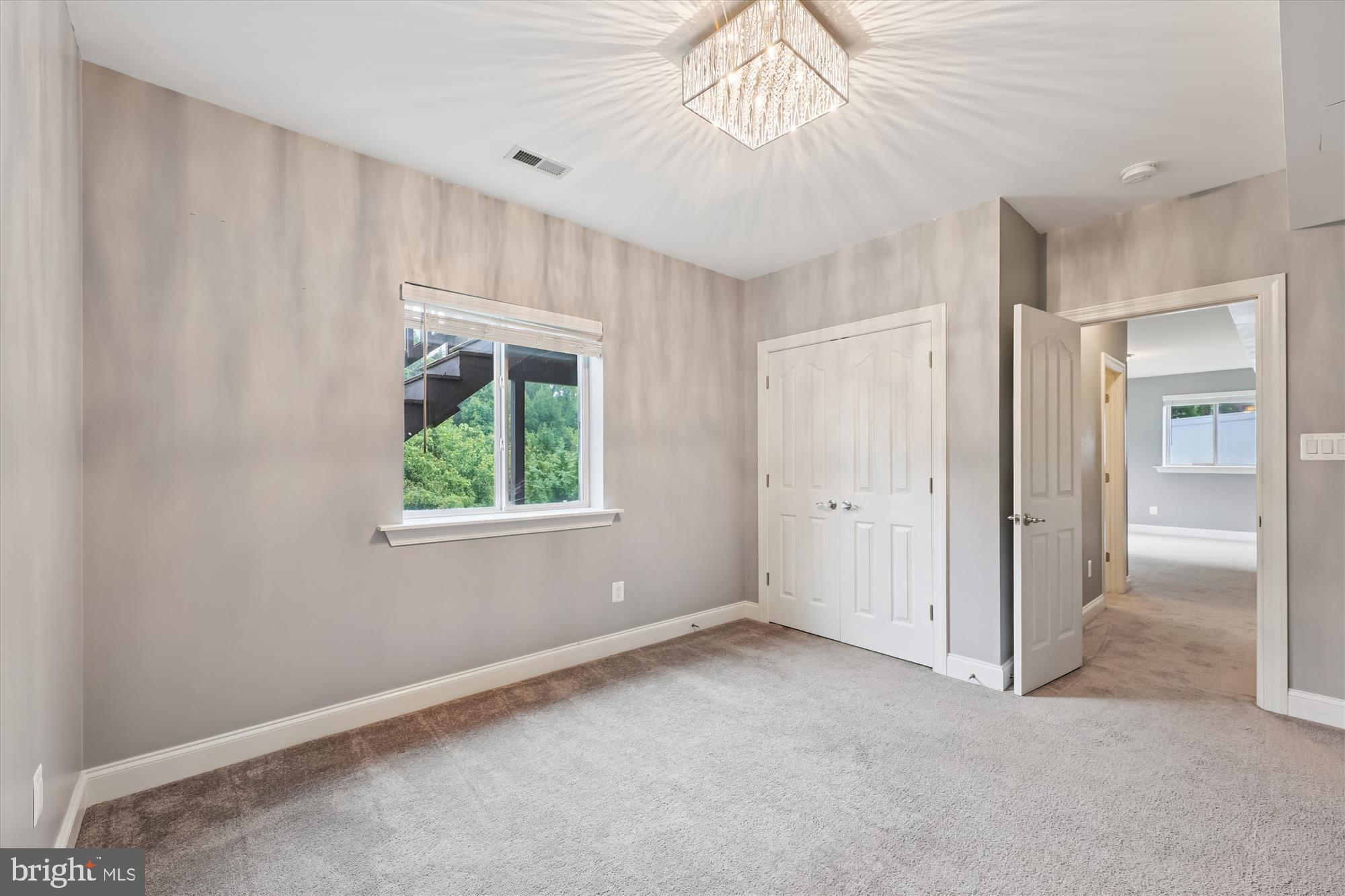 6912 DONAU COURT