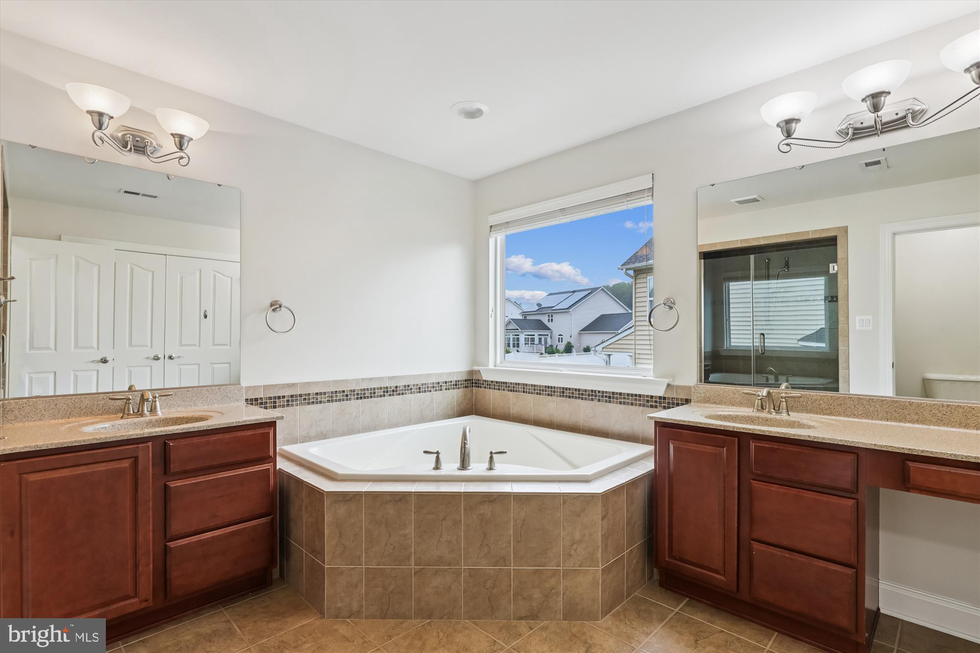 6912 DONAU COURT