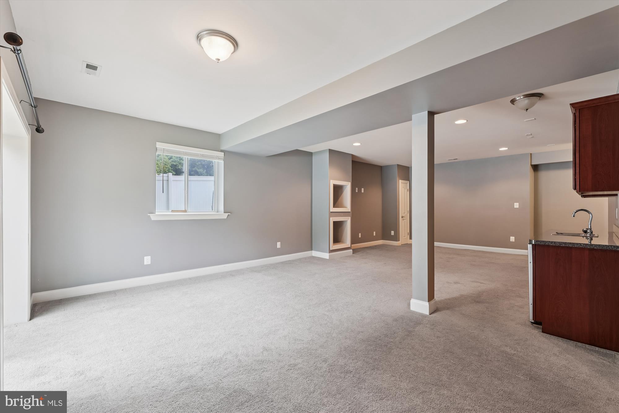 6912 DONAU COURT