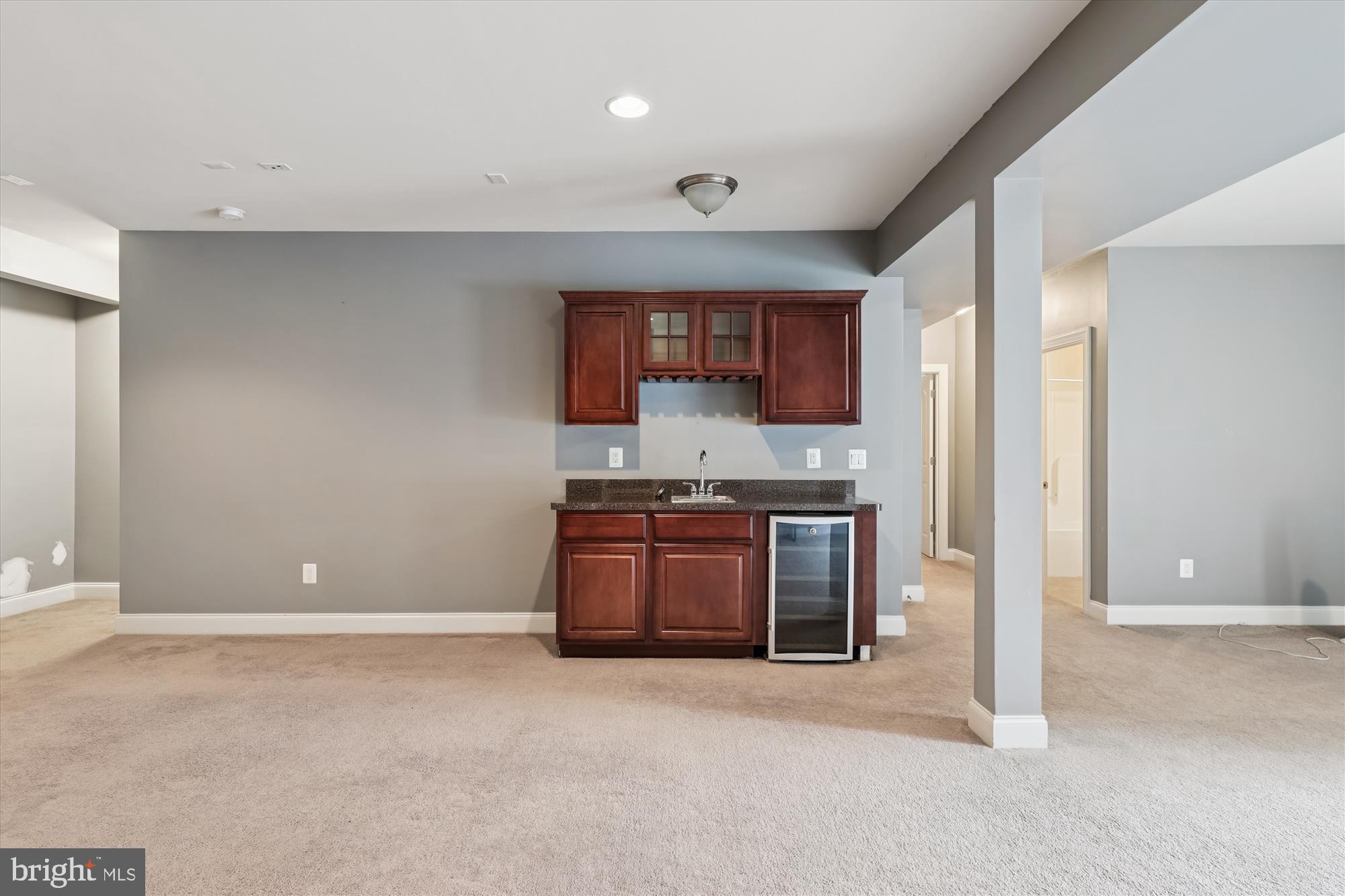 6912 DONAU COURT