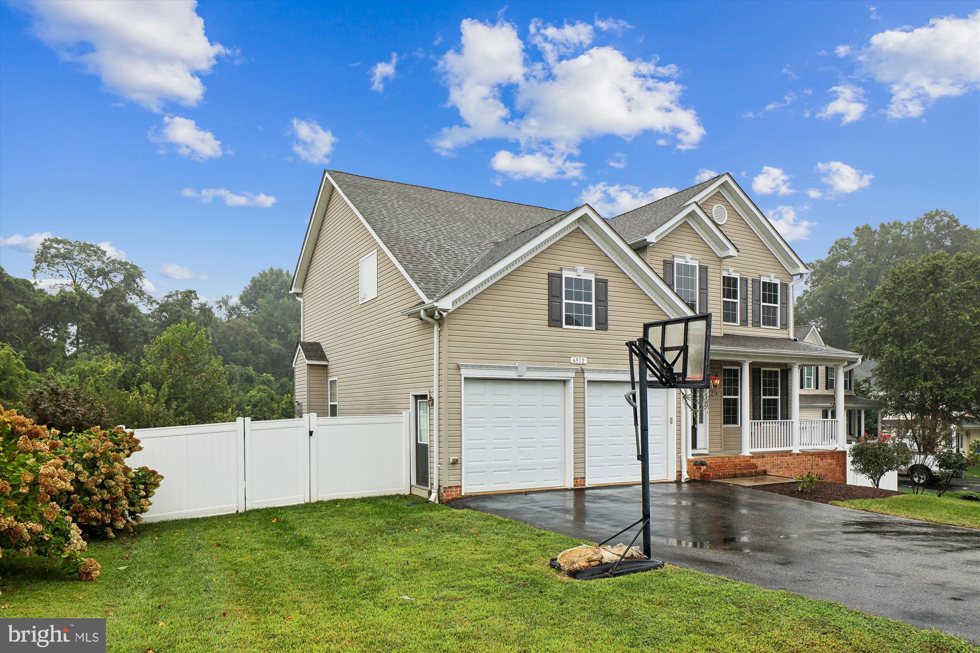 6912 DONAU COURT