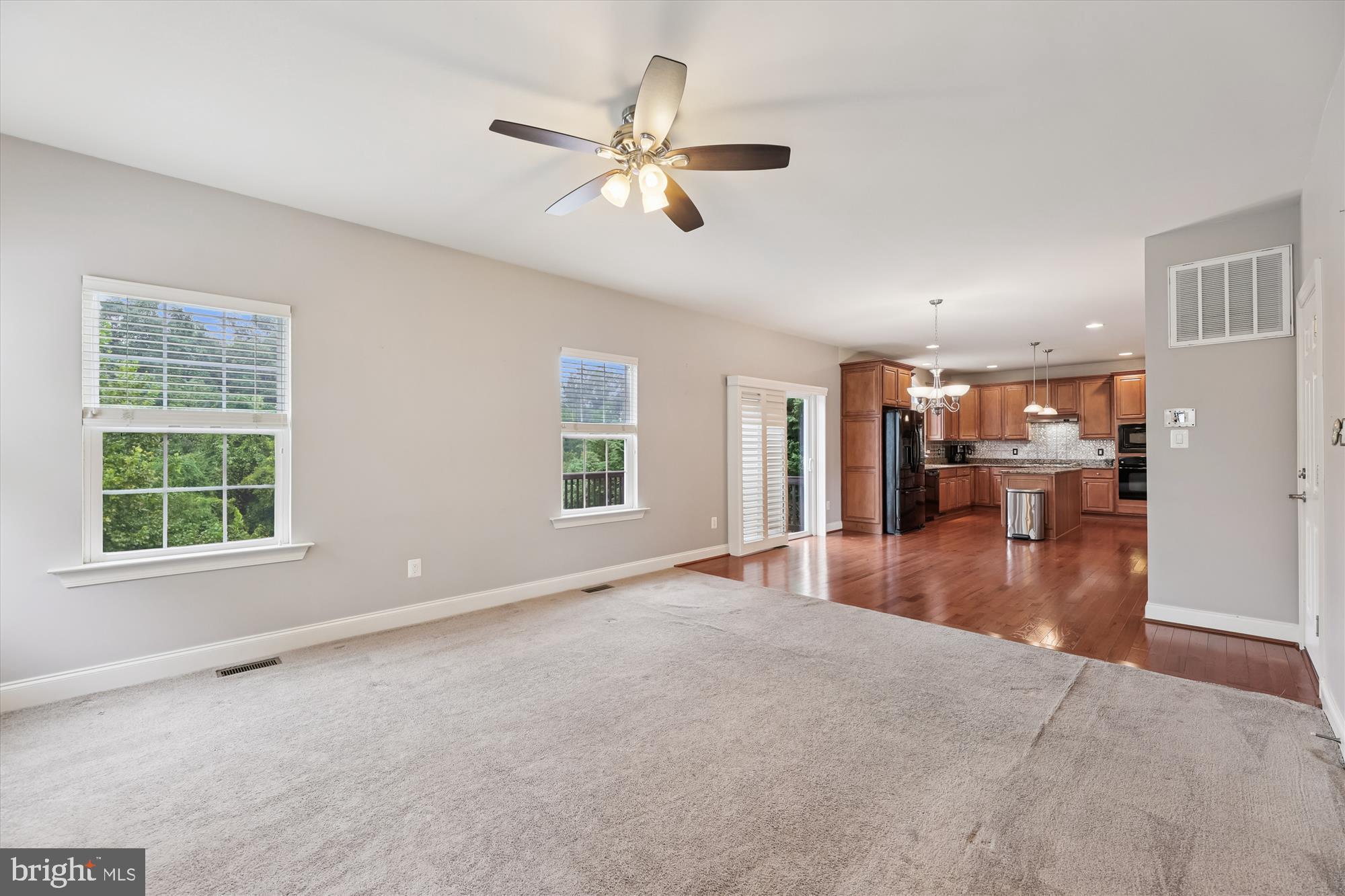 6912 DONAU COURT