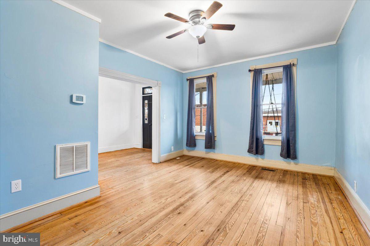 307 E Potomac St