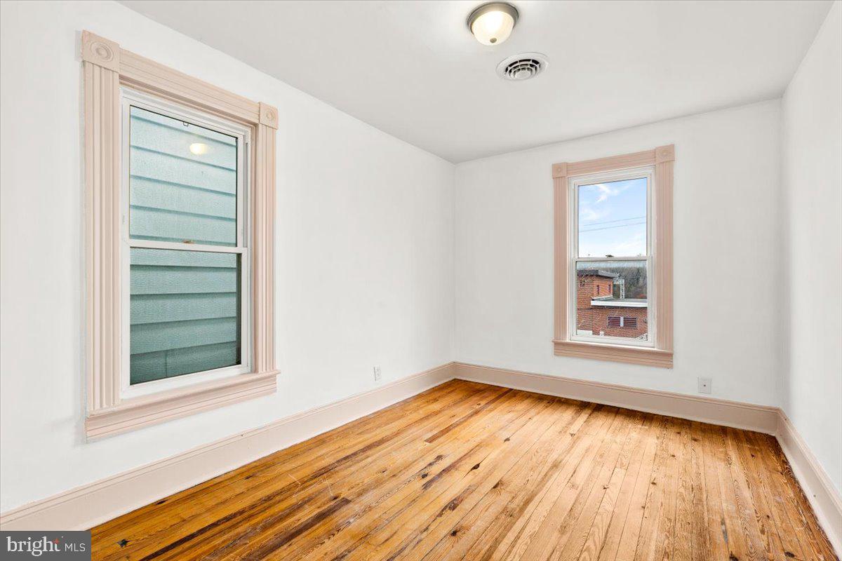 307 E Potomac St