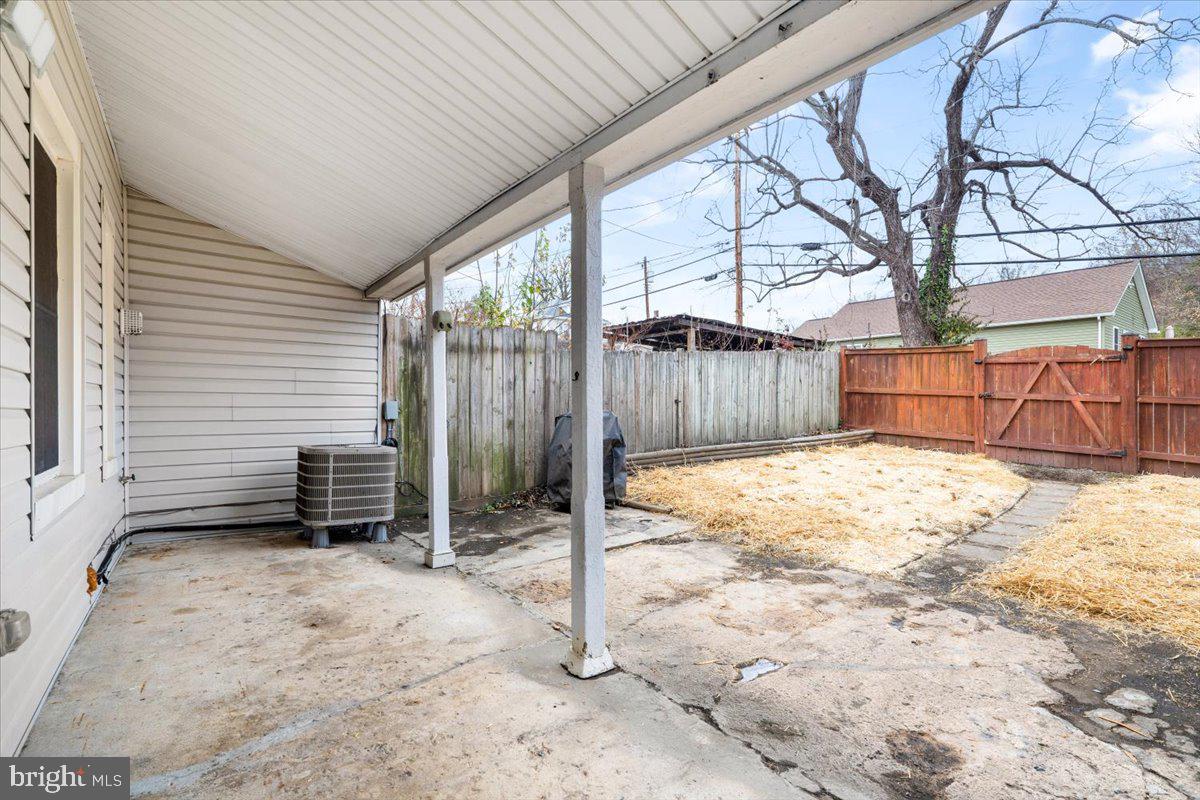 307 E Potomac St