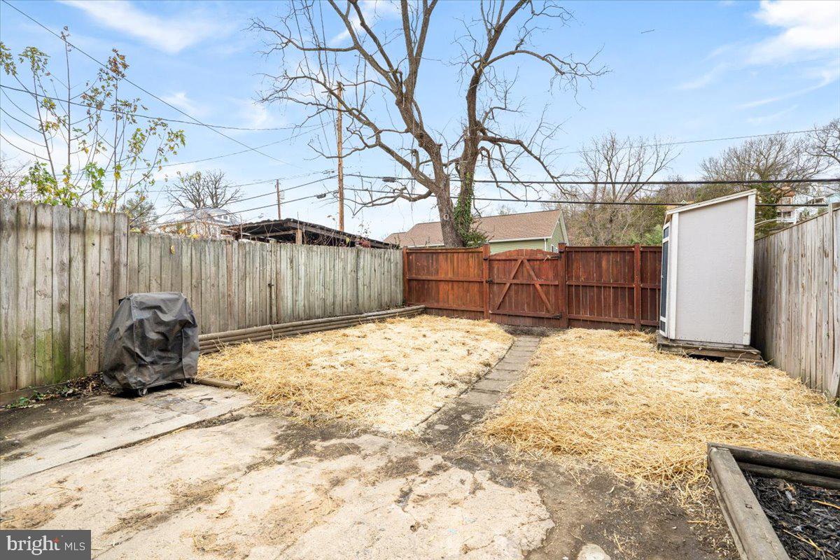 307 E Potomac St