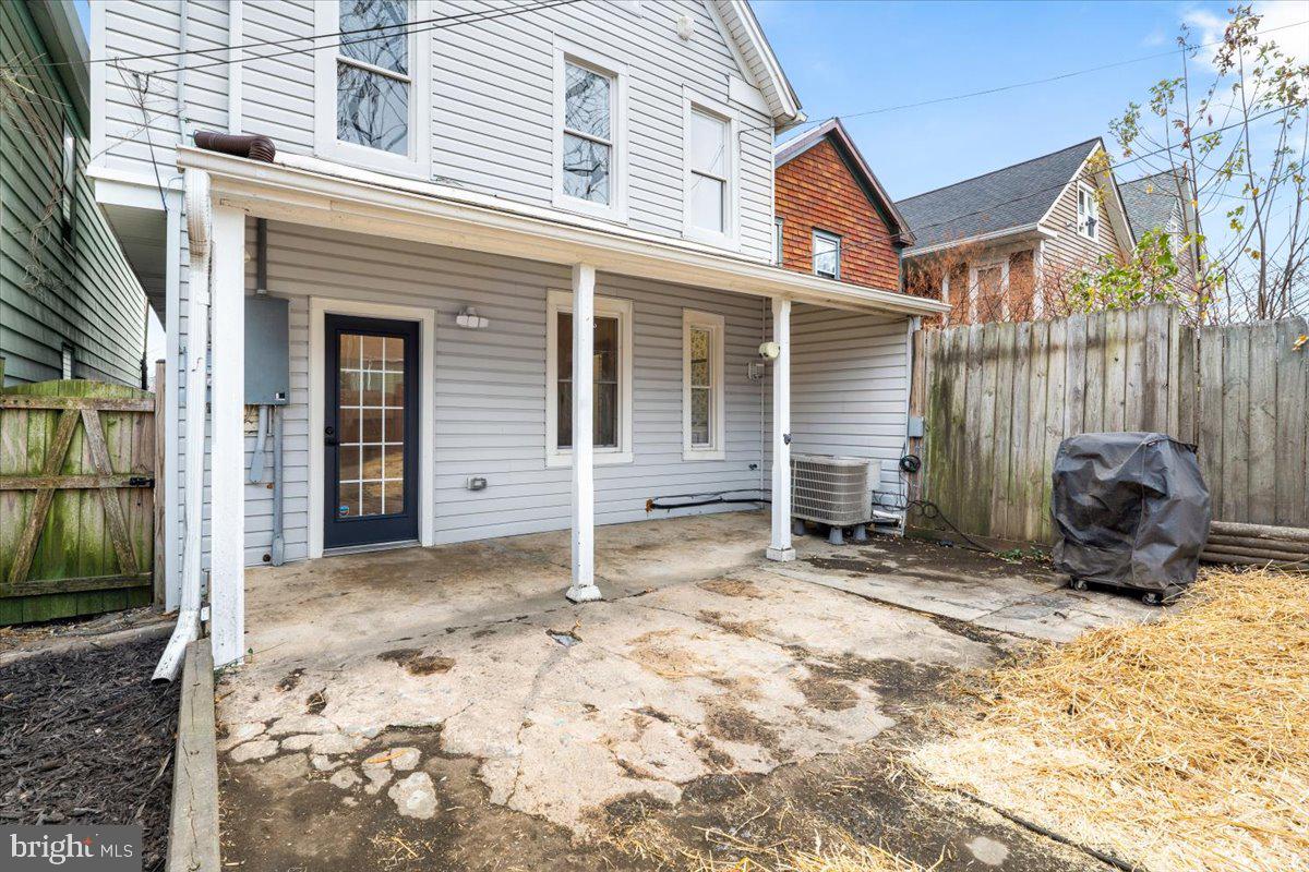 307 E Potomac St