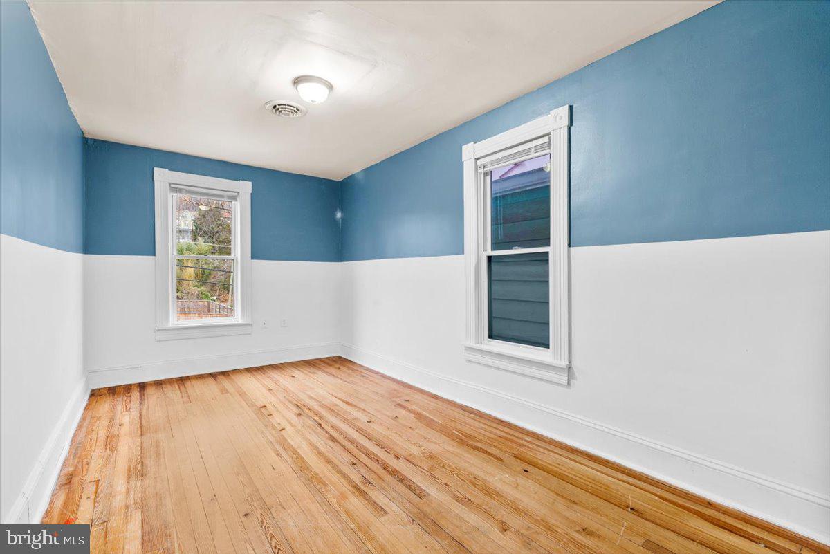 307 E Potomac St