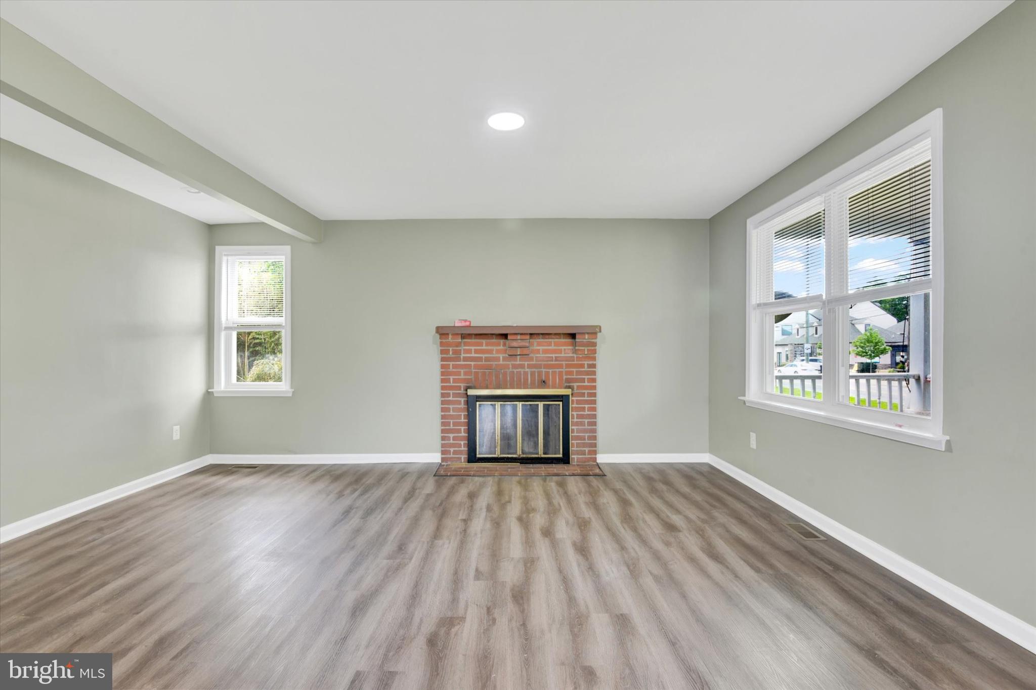 3543 URBANA PIKE