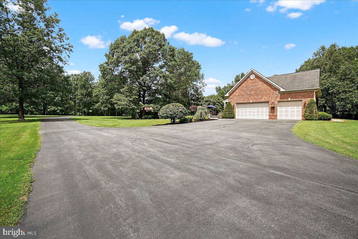 8418 PETERS ROAD