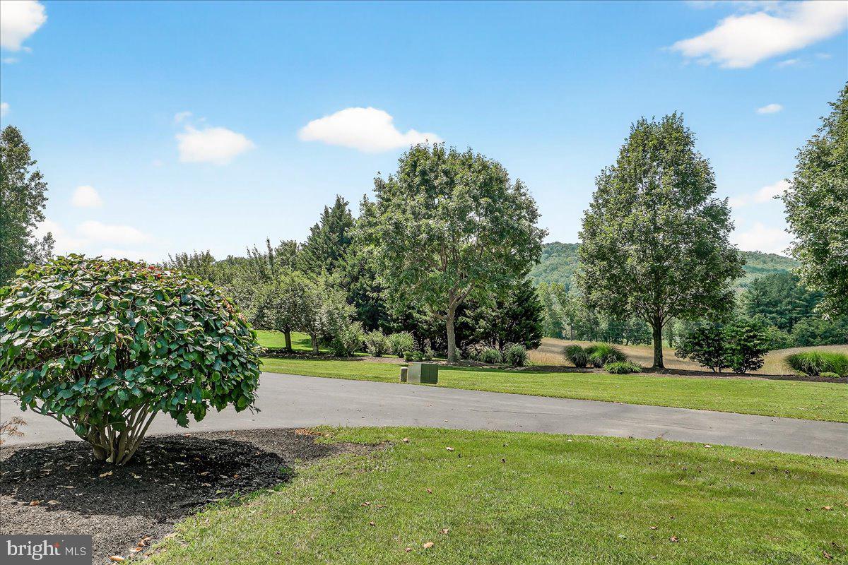 8418 PETERS ROAD