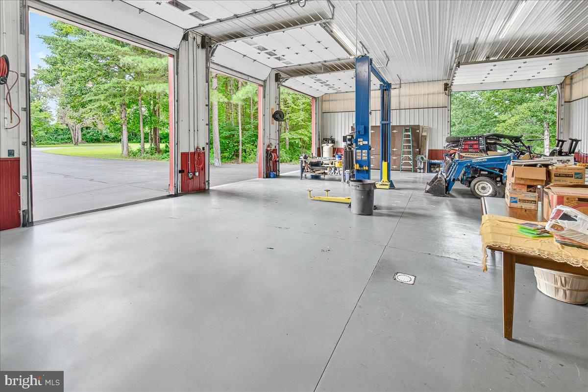 8418 PETERS ROAD