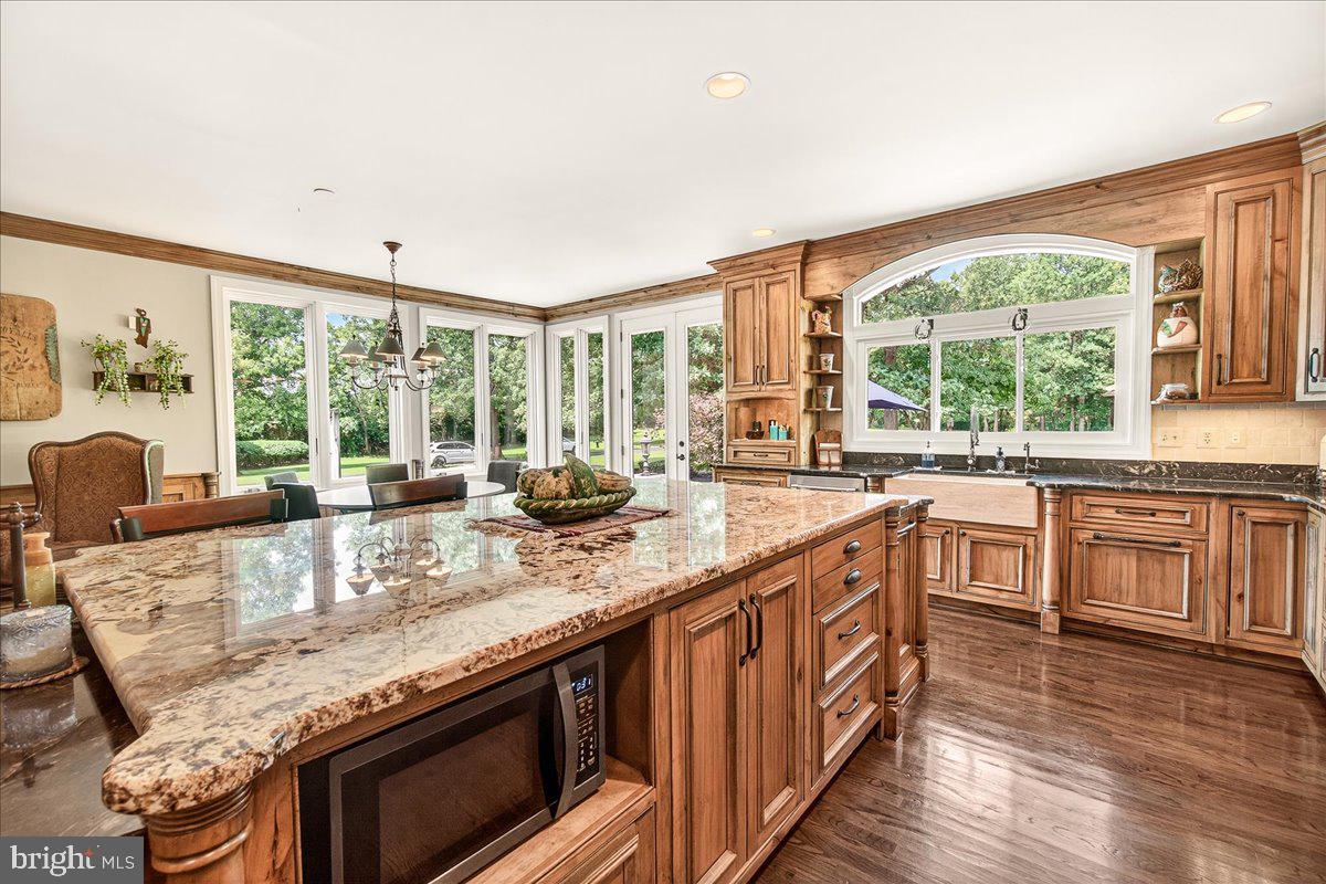 8418 PETERS ROAD