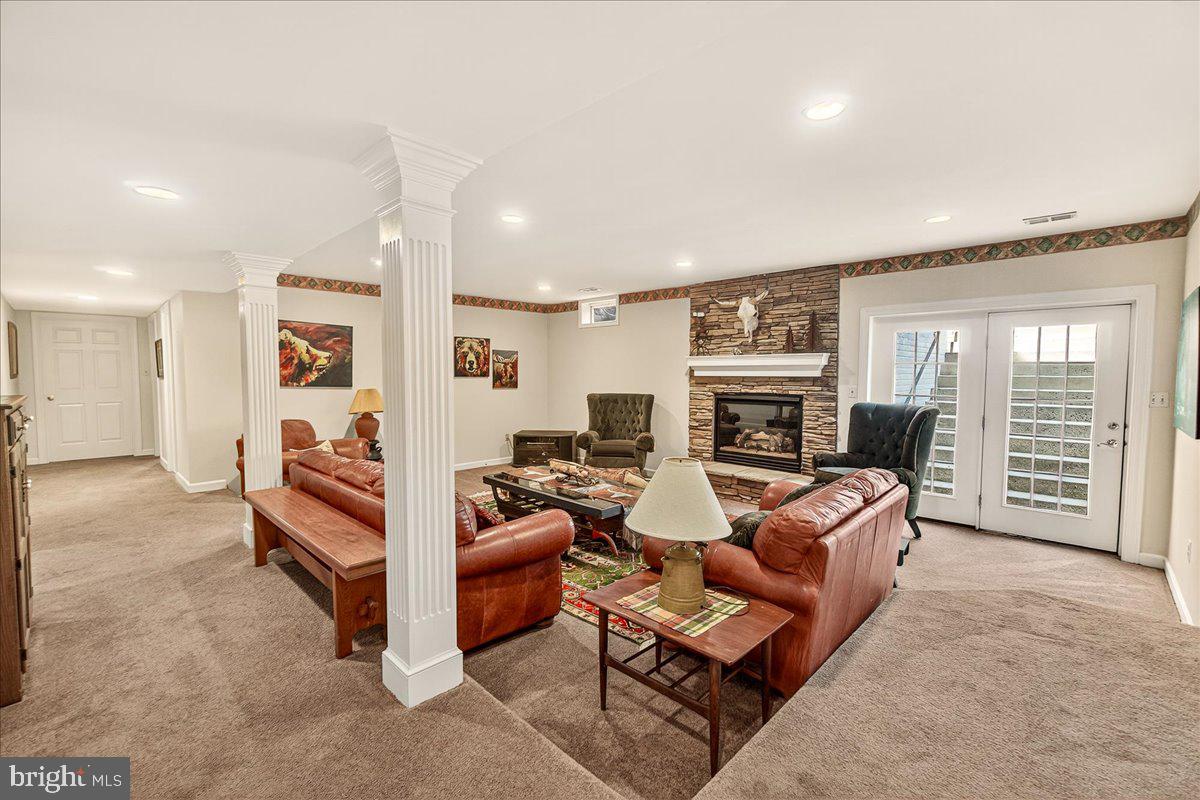 8418 PETERS ROAD