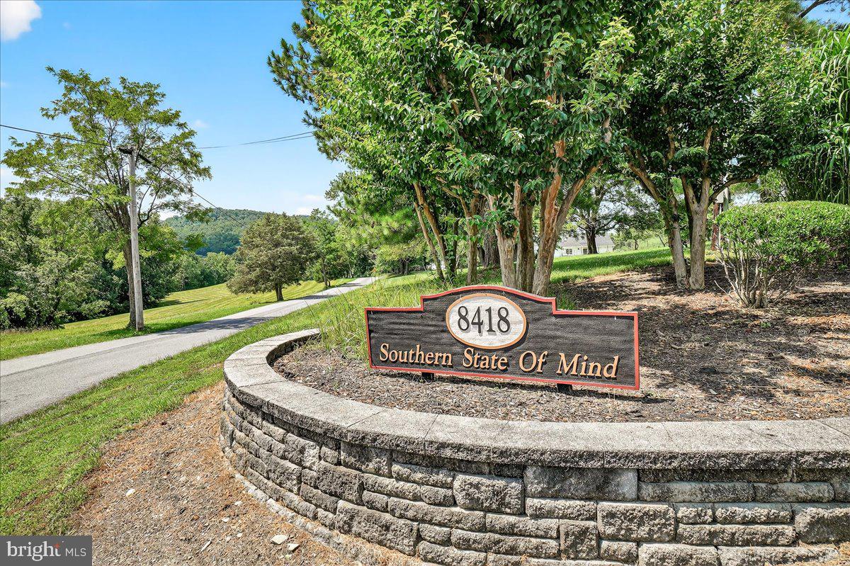 8418 PETERS ROAD