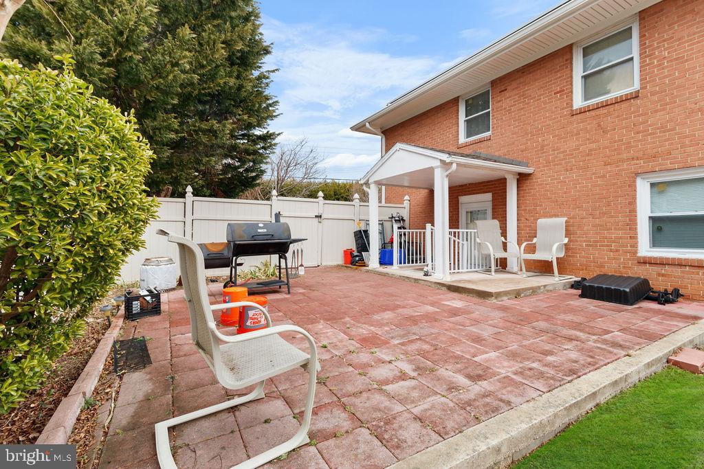 607 Valley Brook Dr