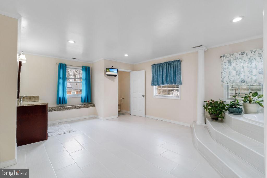 607 Valley Brook Dr
