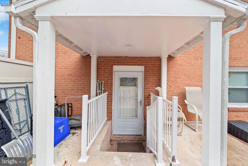 607 Valley Brook Dr