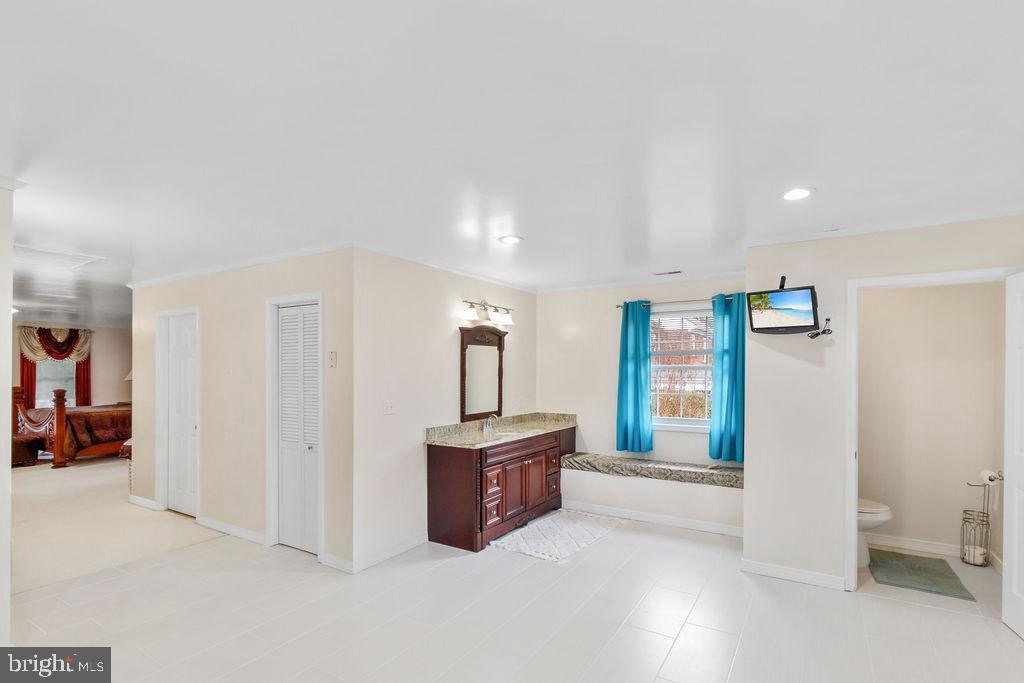 607 Valley Brook Dr