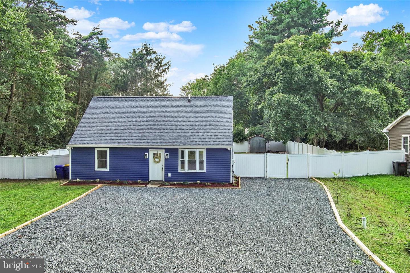 102 Maple Rd