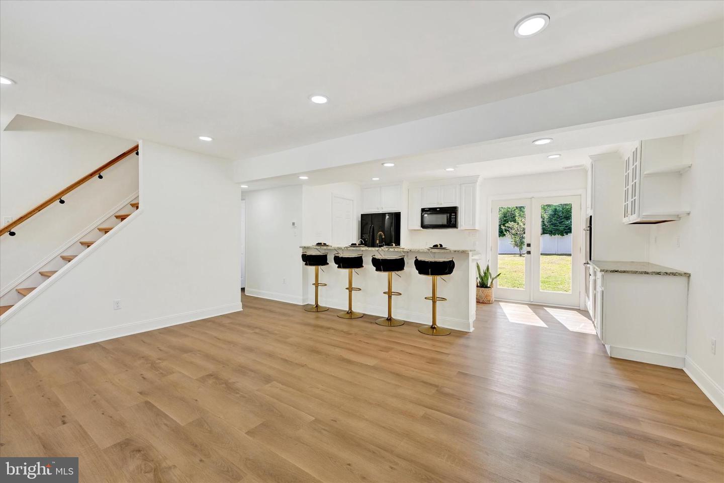 102 Maple Rd