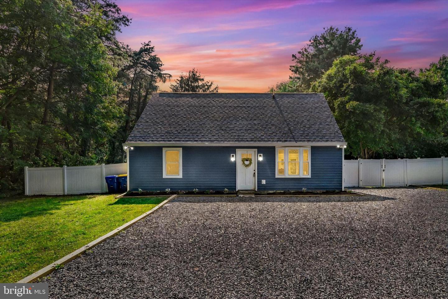 102 Maple Rd