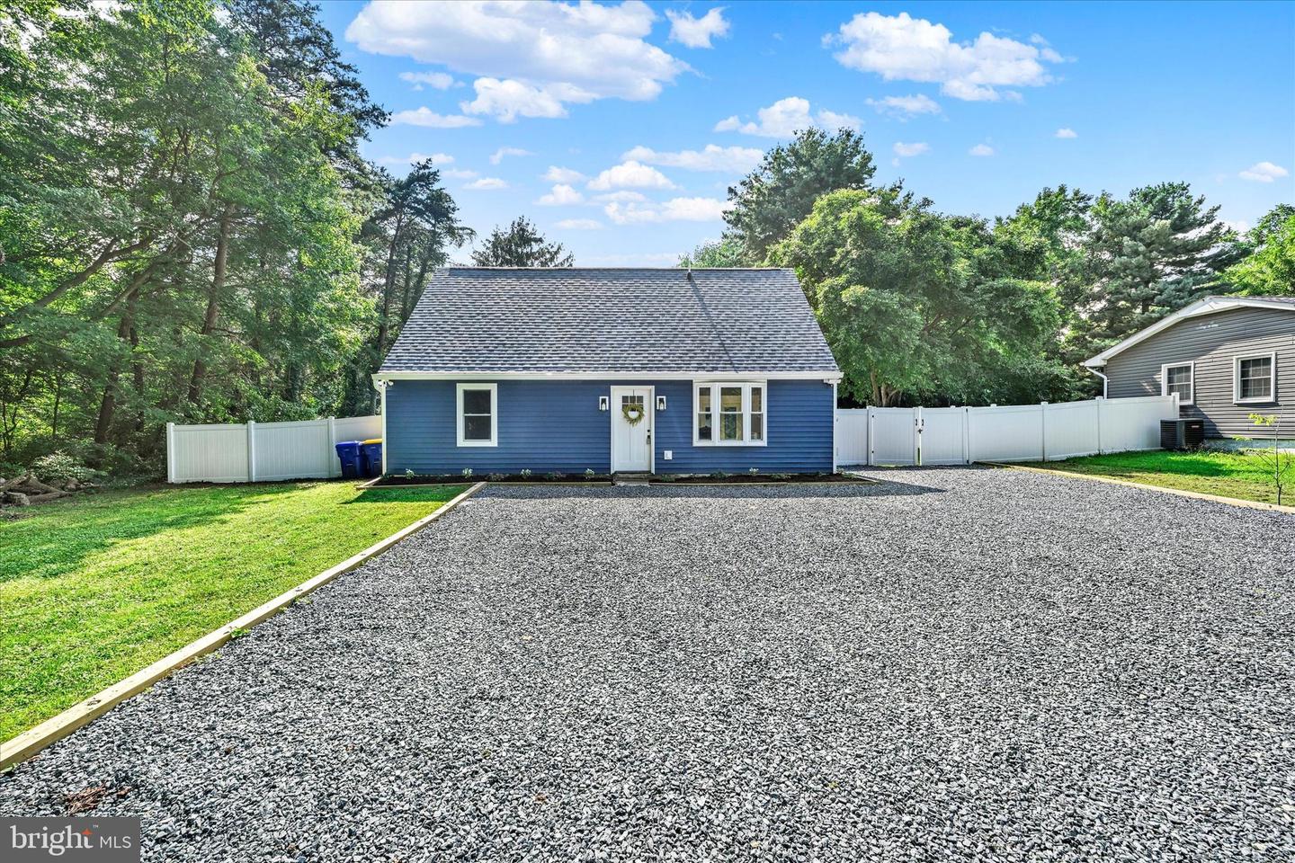 102 Maple Rd