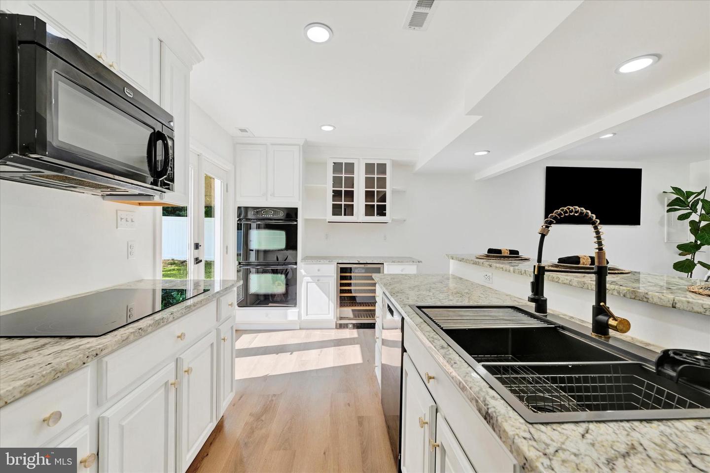 102 Maple Rd