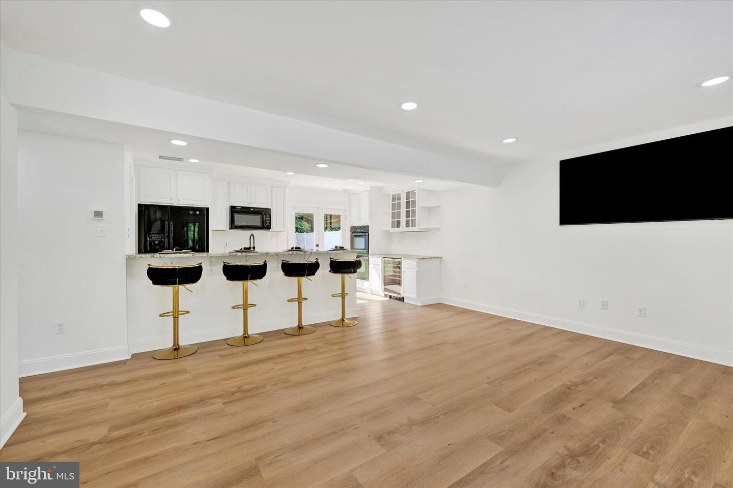 102 Maple Rd