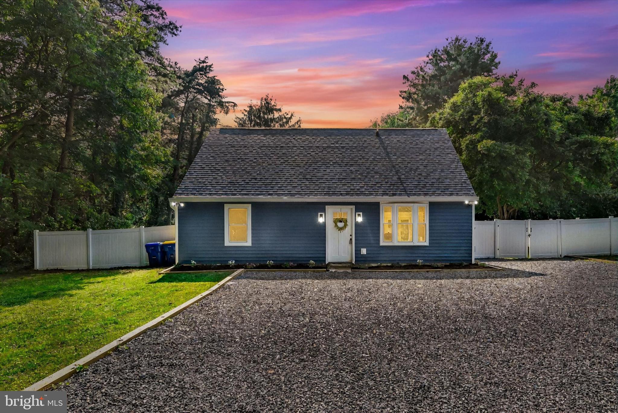 102 Maple Rd