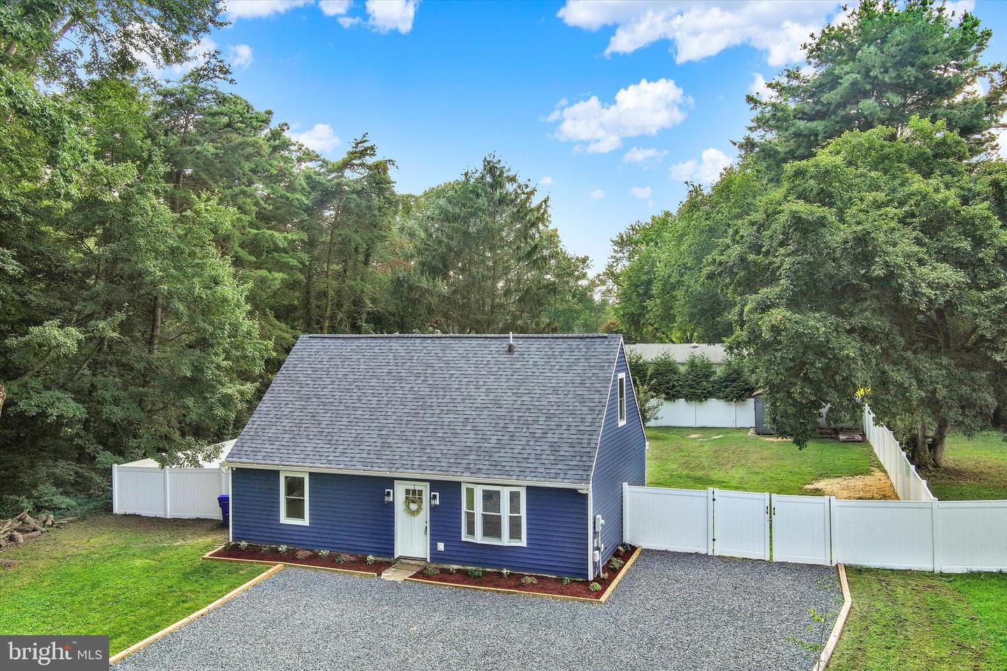 102 Maple Rd