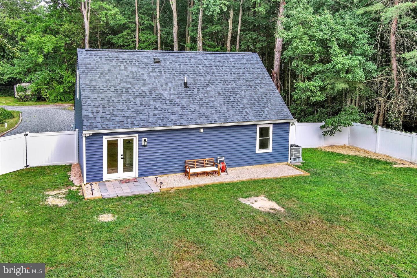 102 Maple Rd