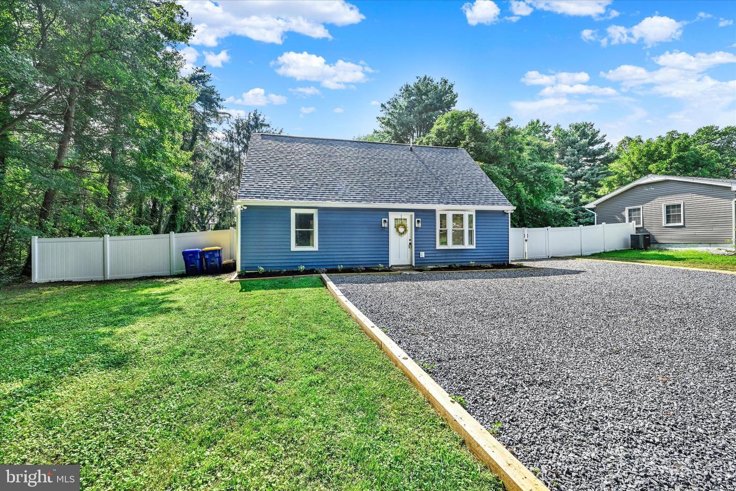 102 Maple Rd