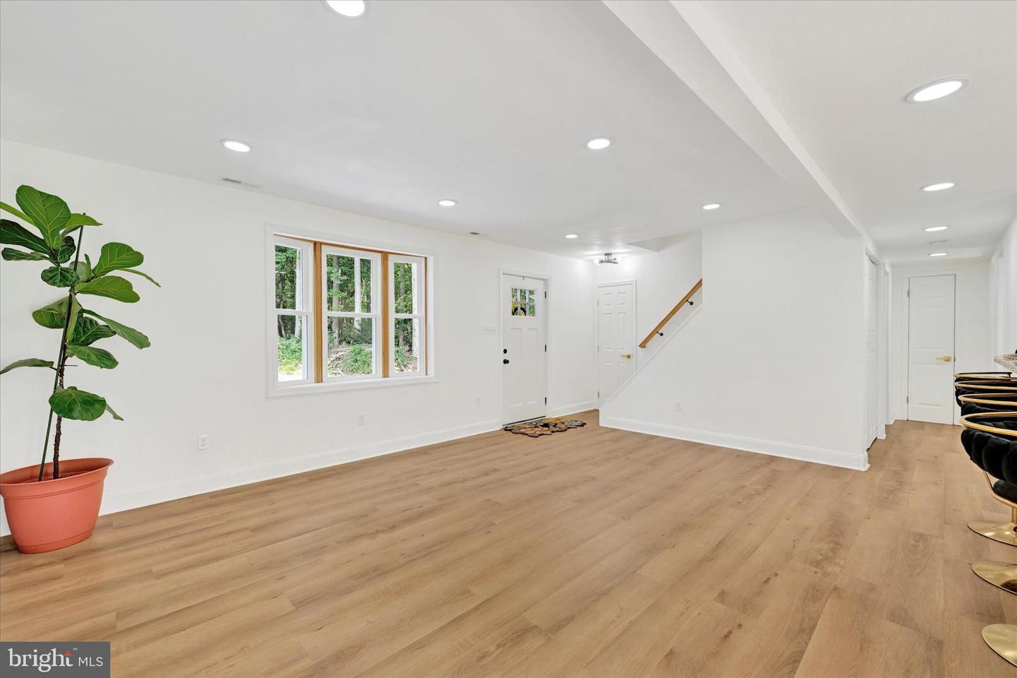 102 Maple Rd
