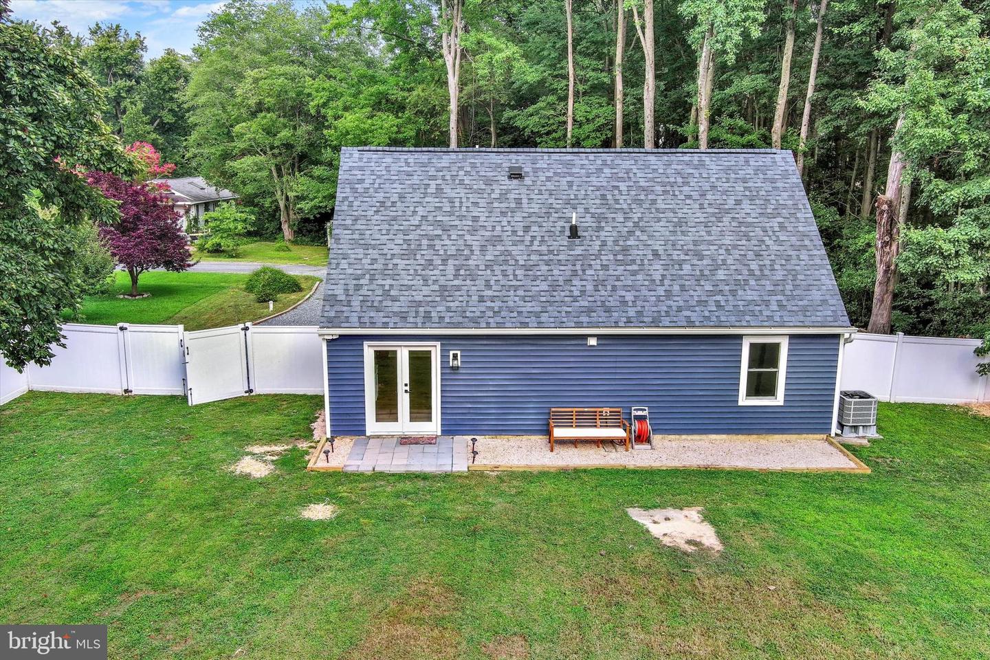 102 Maple Rd