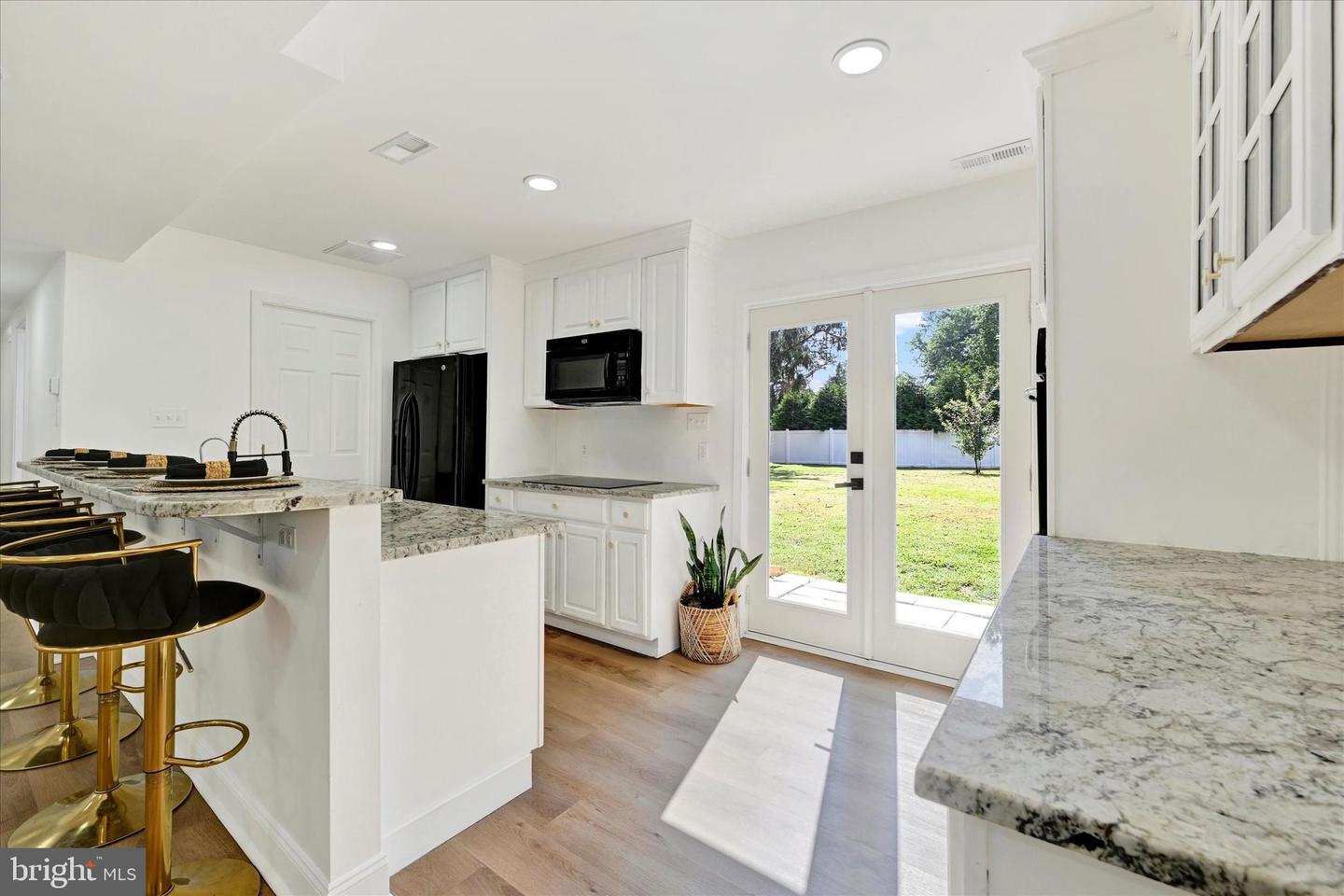 102 Maple Rd