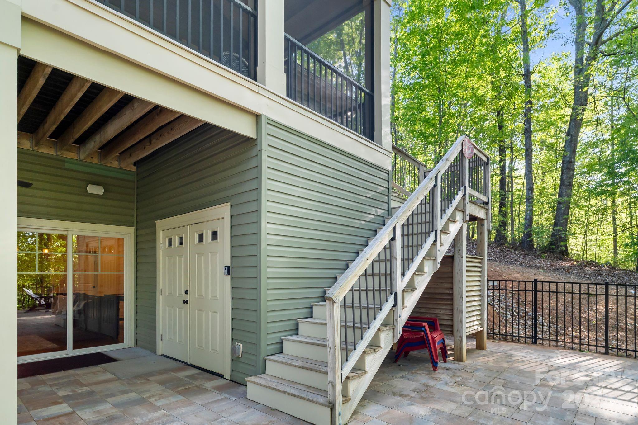 8086 Summit Ridge Drive