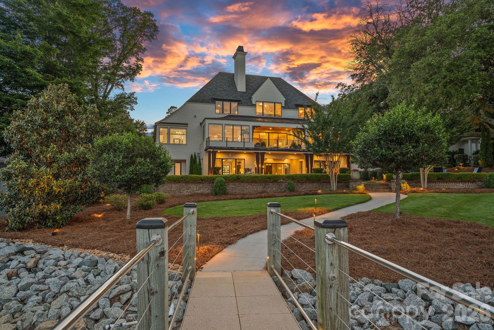 7861 Live Oaks Drive