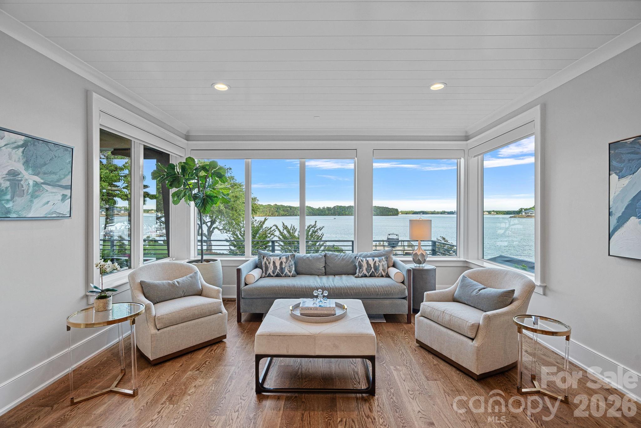 7861 Live Oaks Drive