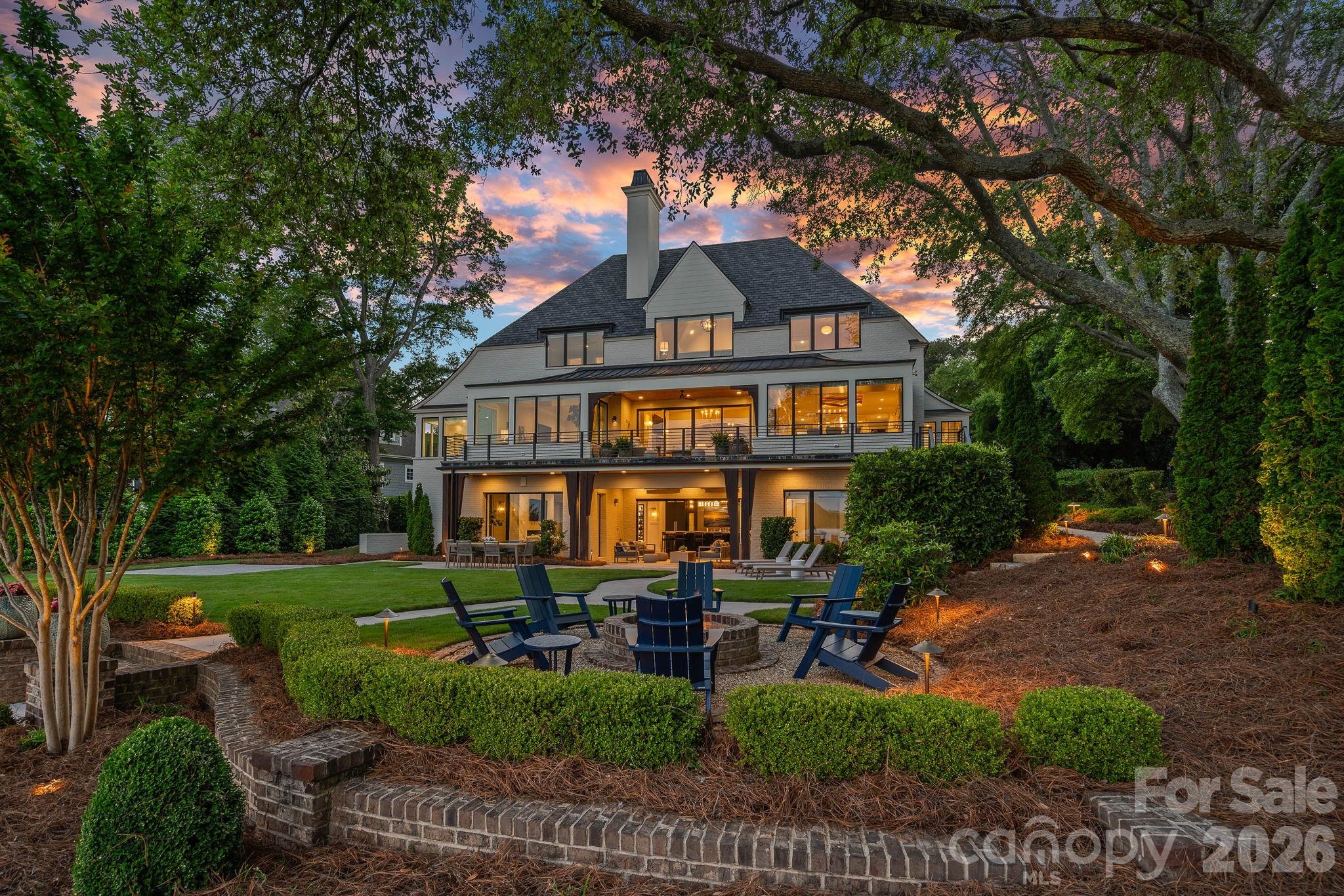 7861 Live Oaks Drive