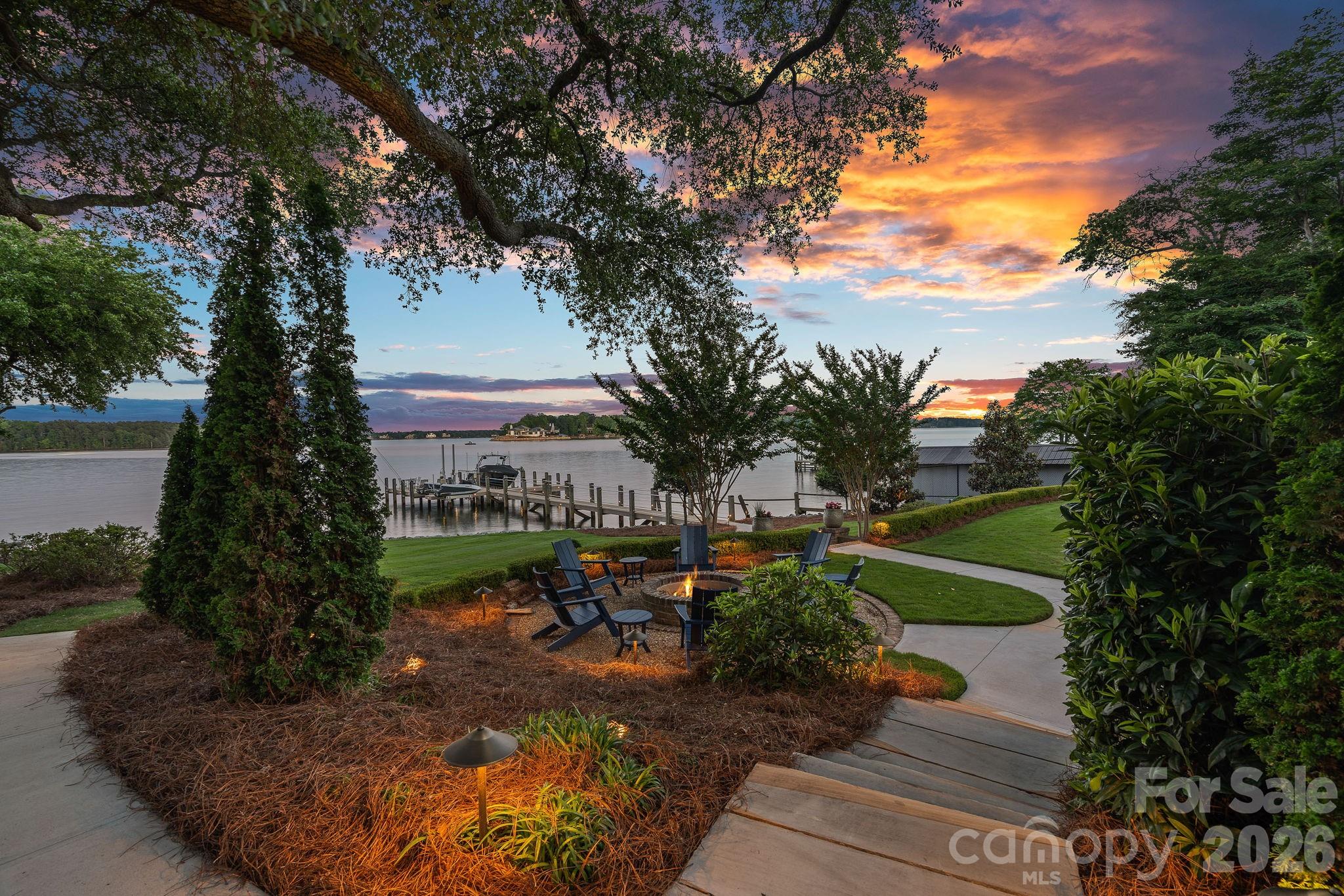 7861 Live Oaks Drive
