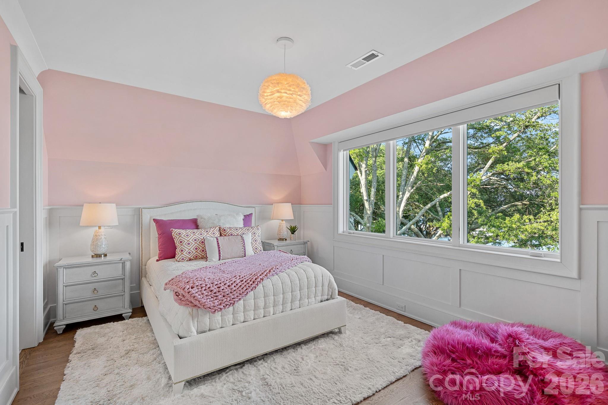 7861 Live Oaks Drive