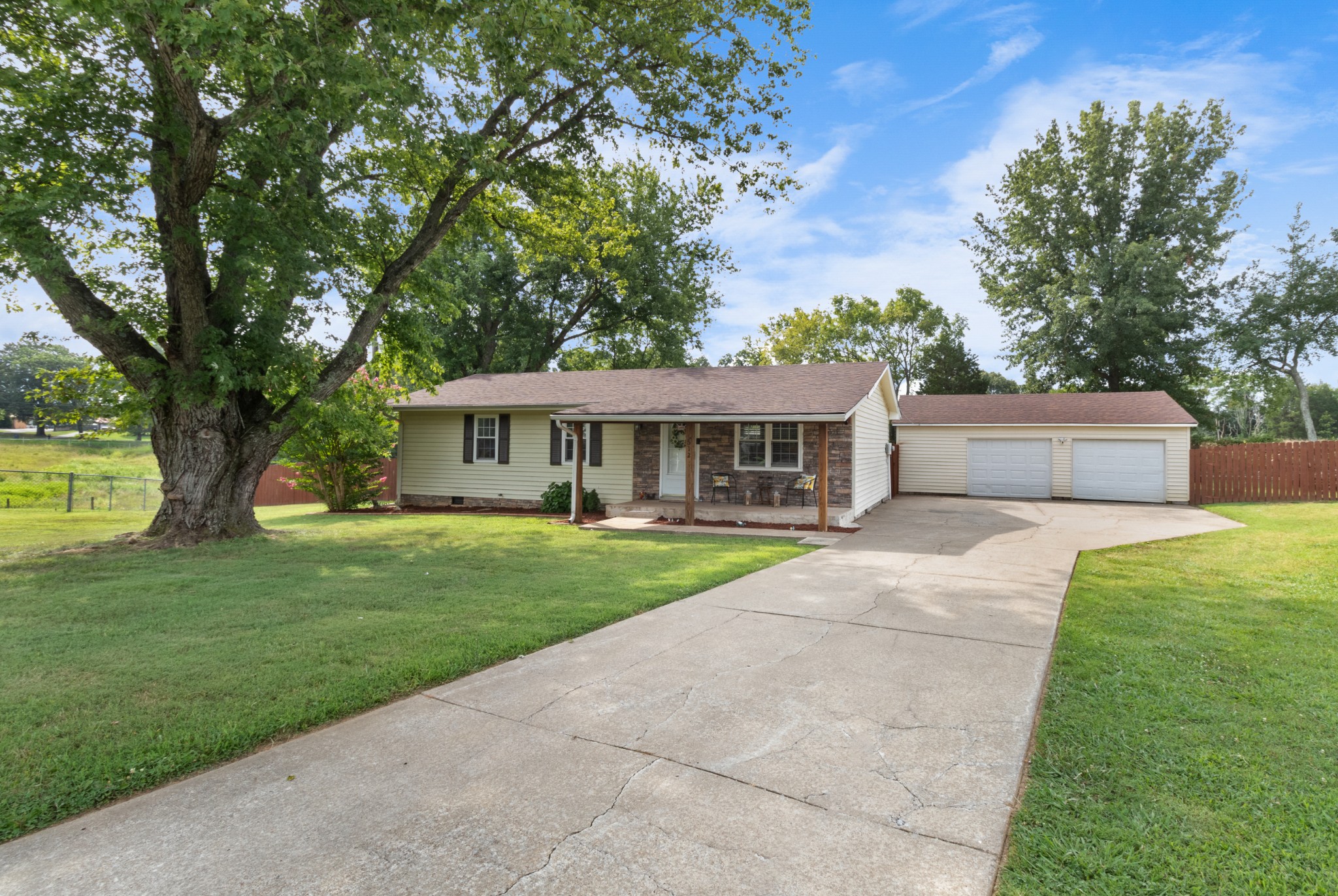 512 Caskey Dr