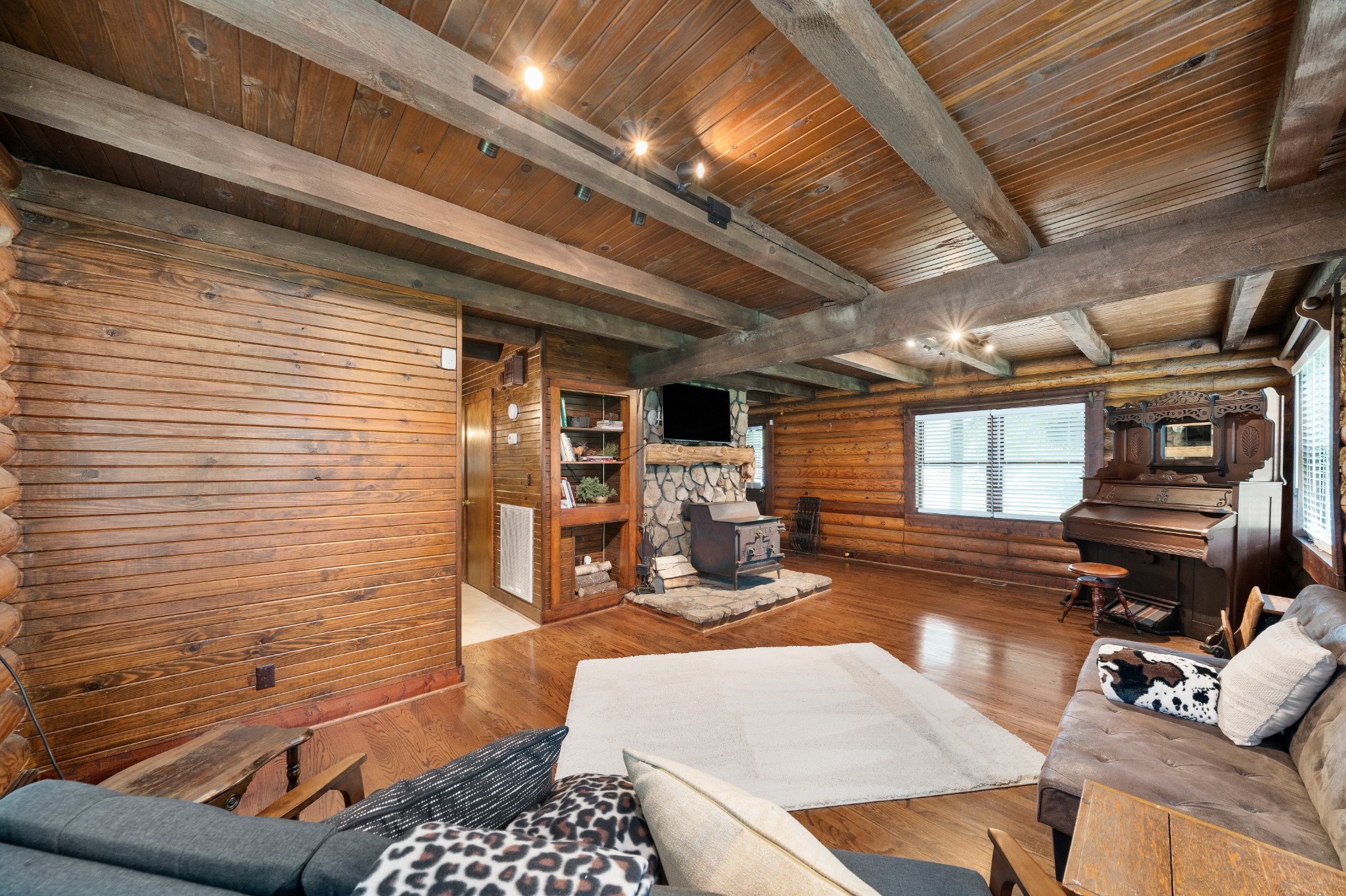 560 Buckeye Ln