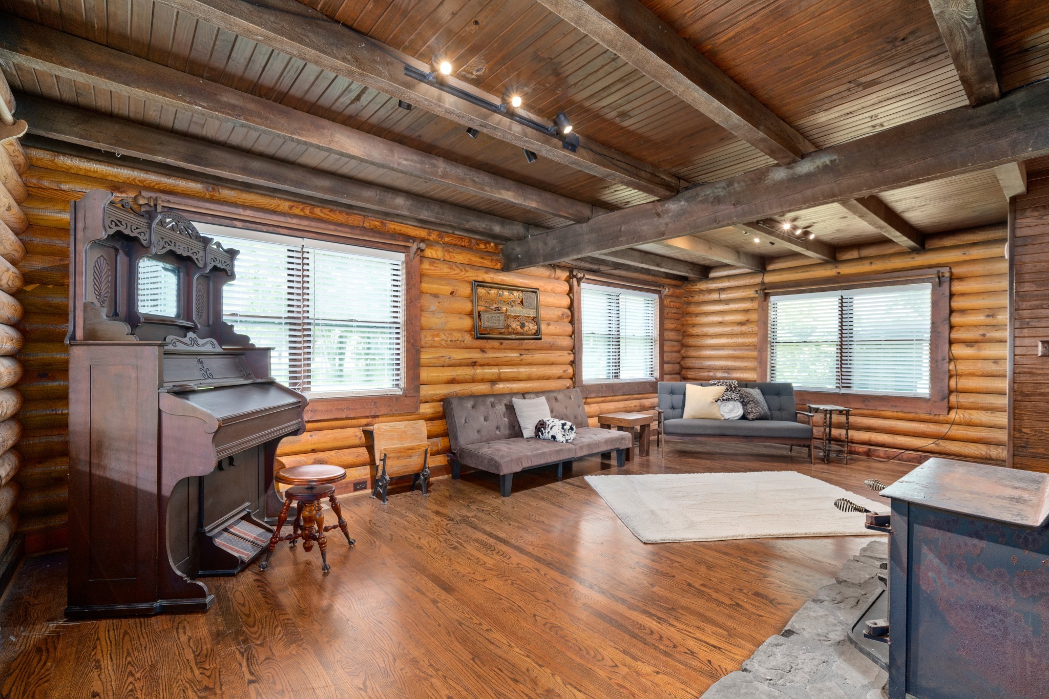 560 Buckeye Ln